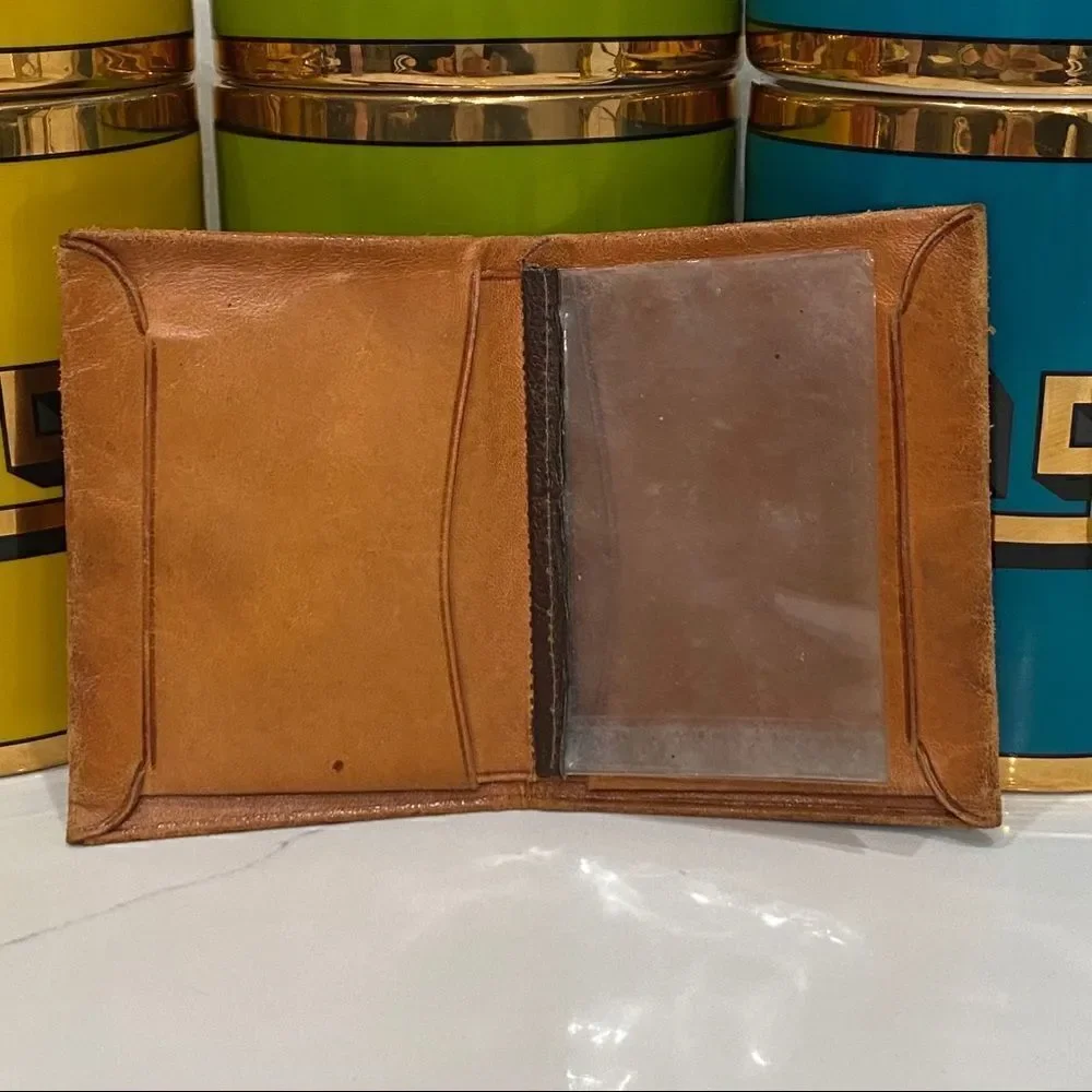 ⭐️VINTAGE  Embossed Tan Leather Wallet Mexico